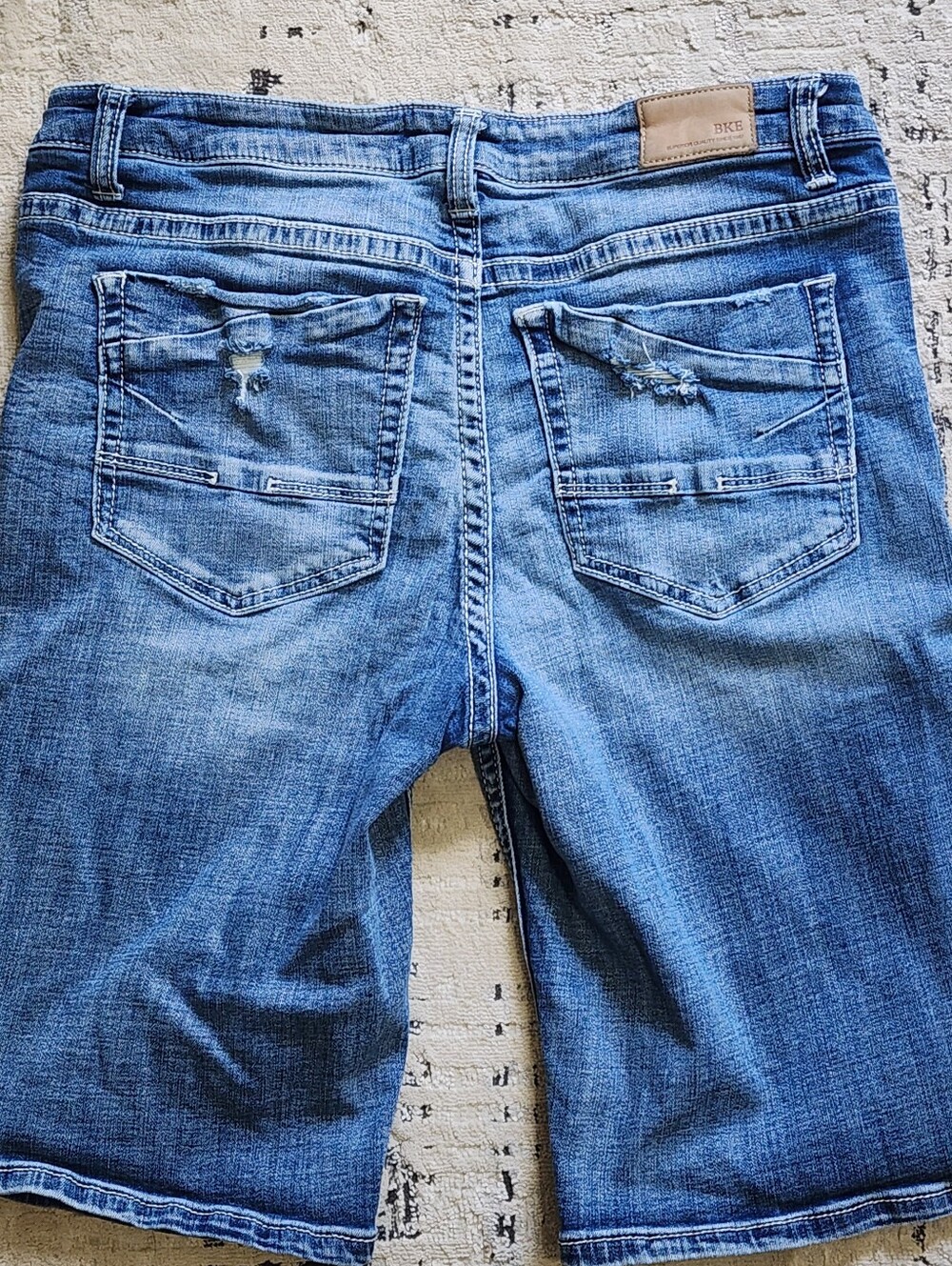 BKE Victoria Blue Distressed Denim Bermuda Shorts Womens Waist 31 In Ripped - Picture 2 of 10